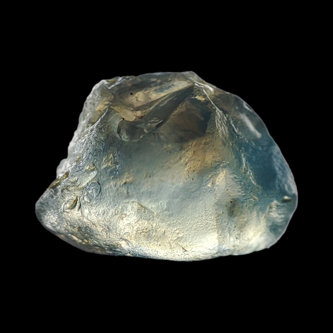 Saphir d’Auvergne brut de 0,57 carat – (Ref : BRTSAP-0012)