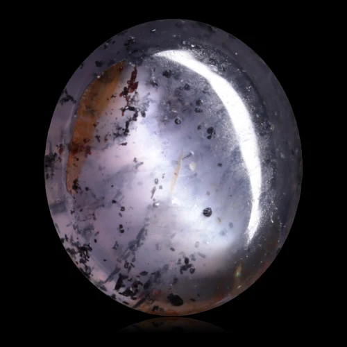 Magnifique saphir chatoyant avec léger astérisme, taillé en cabochon de 0,92 carat, d’origine Andilamena (Madagascar) - (Ref : GEMSAP-0025*1)