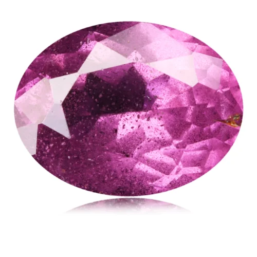 Grenat Rhodolite de 0,56 carat du Mozambique. Superbe couleur violette rosée bien homogène. Taille précise et très bon poli.