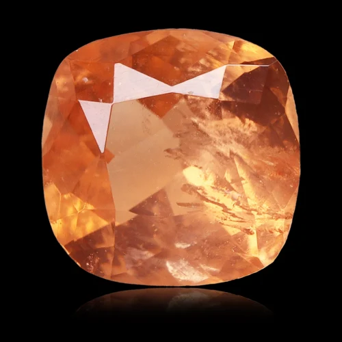 Triplite de 0,30 carat, du pakistan. Une des gemmes de collection les plus rares.