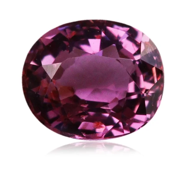 Saphir violet à nuances roses, d'un poids de 0,44 carat. Aucun traitement pour cette gemme. Pureté : propre à l'œil nu.